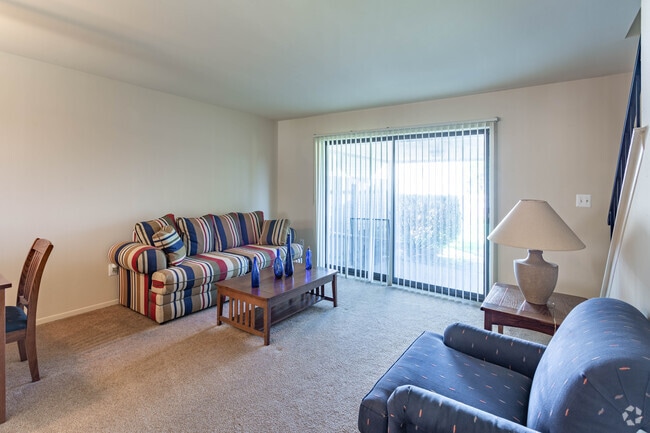 2 BR, 1.5 BA - 1200 SF