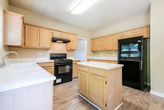 Photo - 2025 Eagle Nest Bluff NW