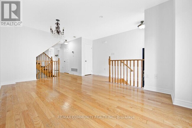 Photo - 25 Kawneer Terrace