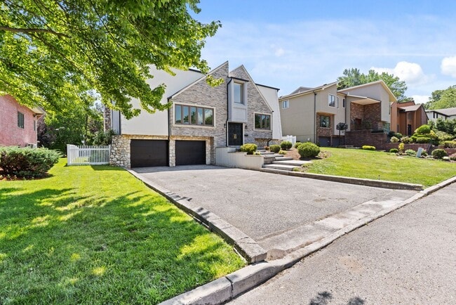 Photo - 275 Alfred Ave