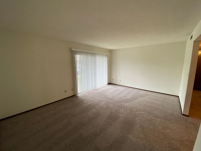 Jewel 1 Bed - Living Area - Versailles Apartments