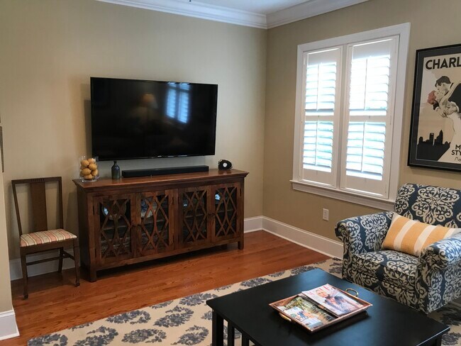 Photo - 100 N Laurel Ave