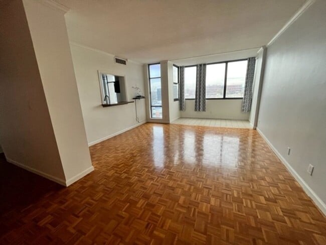 Photo - Luxury Condo at the Hampshire- 3 bedrooms,...