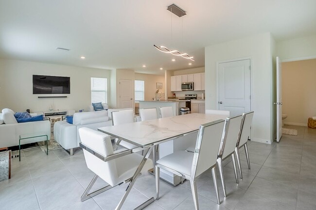 Photo - 16088 Sunday Stroll Wy