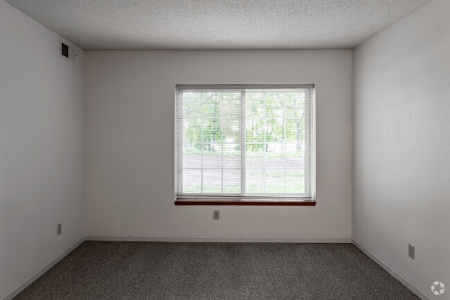 2BR, 1.8BA - 1,030SF - Primary Bedroom