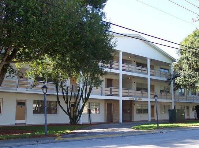 Building Photo - 911 Washington Ave SW Unit 305