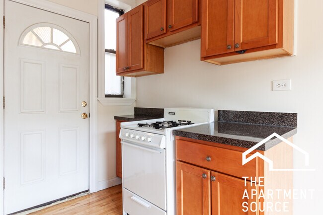 Photo - 3825 N Fremont St Unit 1E