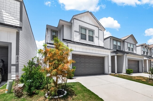 Building Photo - 13412 Sun Cay Drive