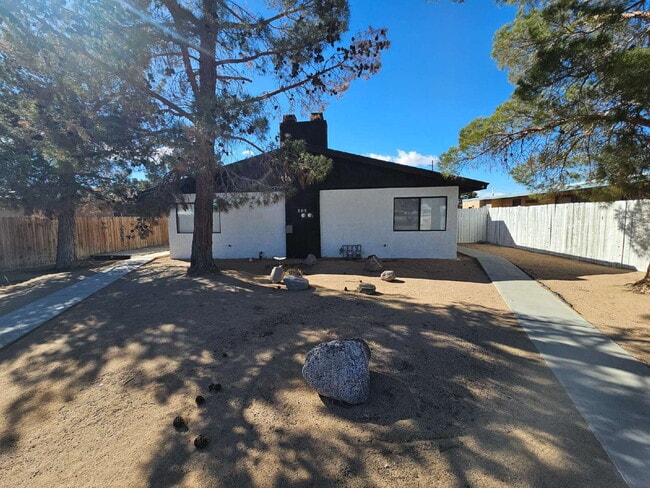 Building Photo - 305 S Richmond Rd Unit B Rental
