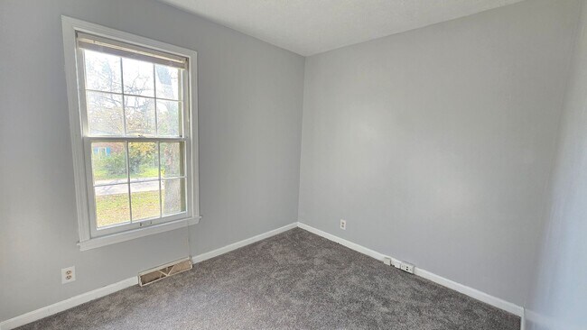 Photo - Charming 3-Bedroom Home With Modern Upgrad...