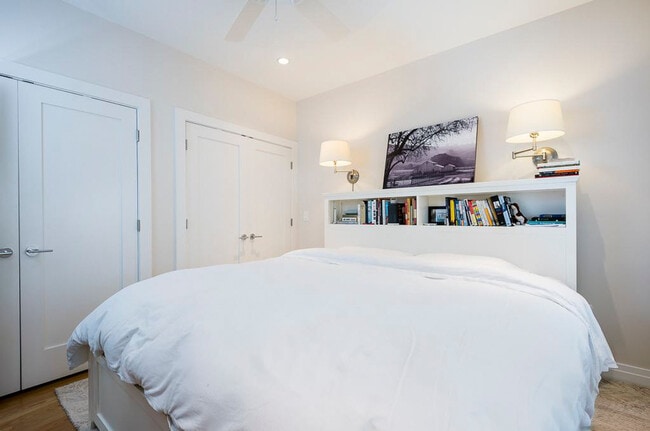 Photo - 616 D St SE Unit ID593P