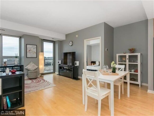 Photo - 929 Portland Ave Unidad 1011