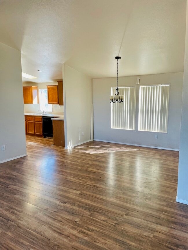 Photo - 17447 S Wilmot Rd