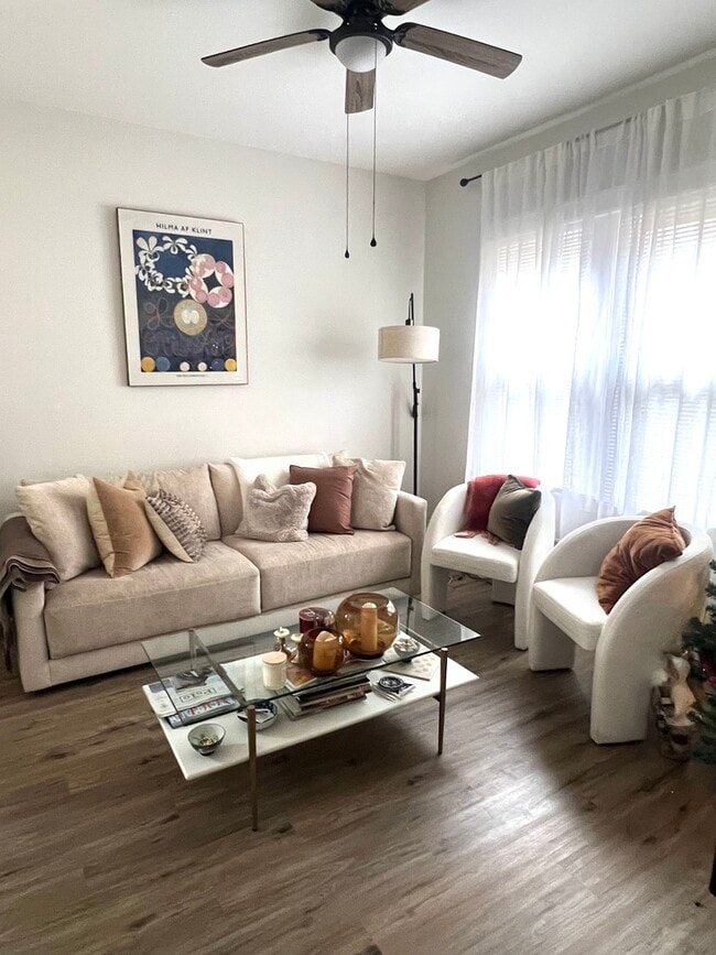 Photo - 1943 N Winchester Ave