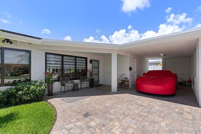 160 SE 12th Ct