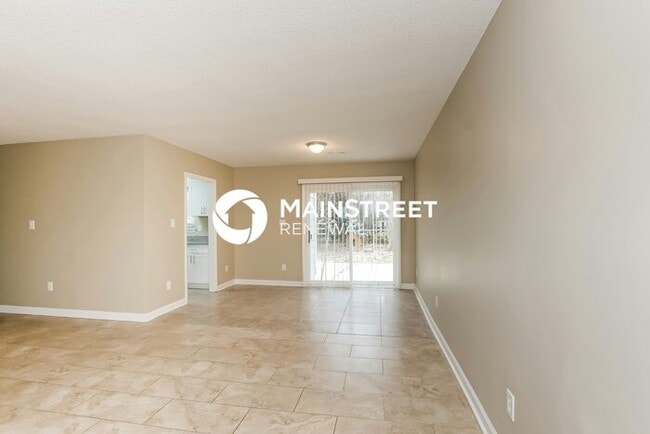 Photo - 3 Bedroom Pet-Friendly Home in Charlotte, NC with Main Street Renewal