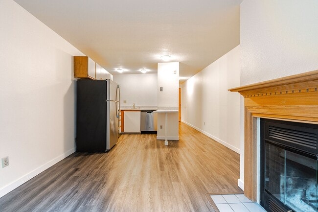 Photo - Francis Ave Apartments