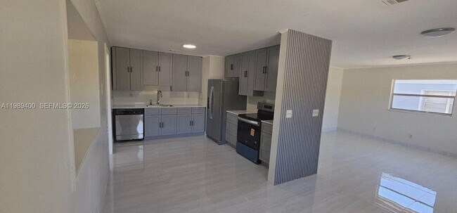 Photo - 338 8th Ave SW