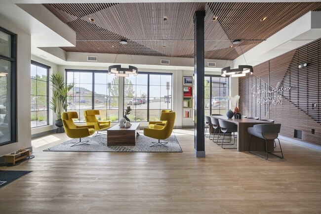 Building Photo - Aurum Rental