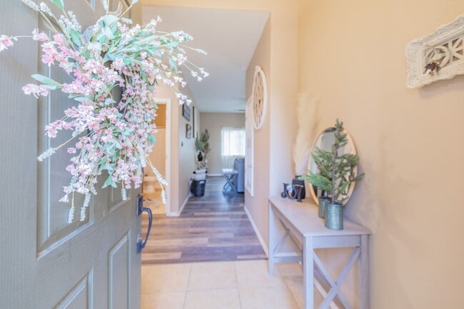 Photo - $500 OFF FIRST MONTH RENT! Conveniently lo...