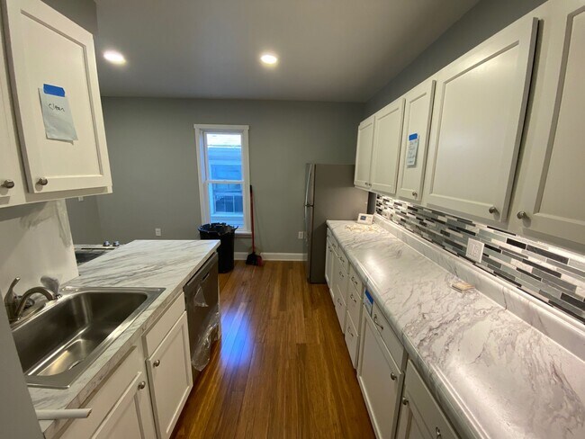 Photo - 460 Alden Ave Unit B