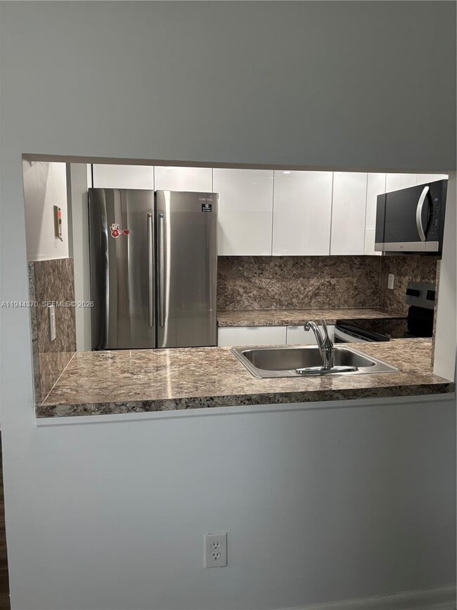 Photo - 10023 Winding Lake Rd Unit 101