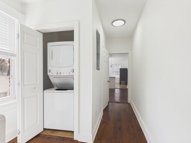 Photo - 1703 Oakdale Ave Unit Apt B