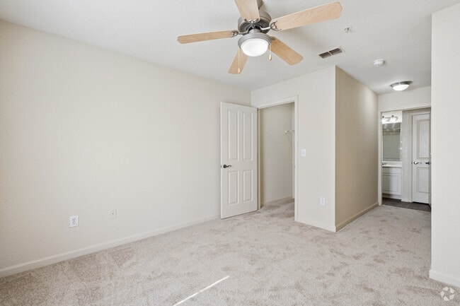 2BR, 2BA - 971SF - Primary Bedroom