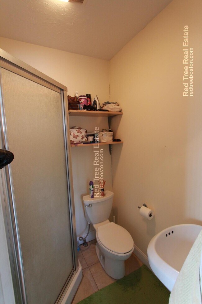 Photo - 185 Winthrop Rd