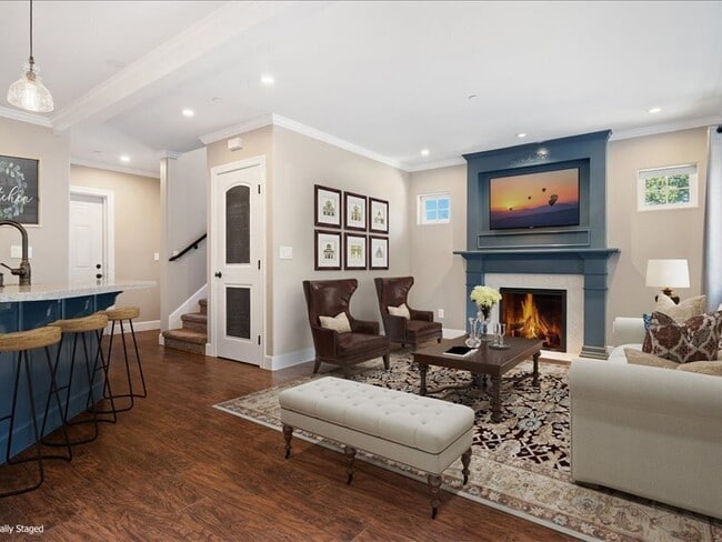 Building Photo - 910 Villa Chanticleer Rd