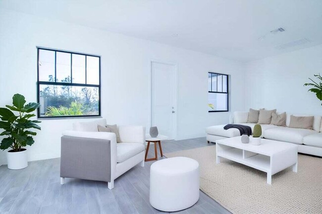 Photo - 8126 Thruso Rd