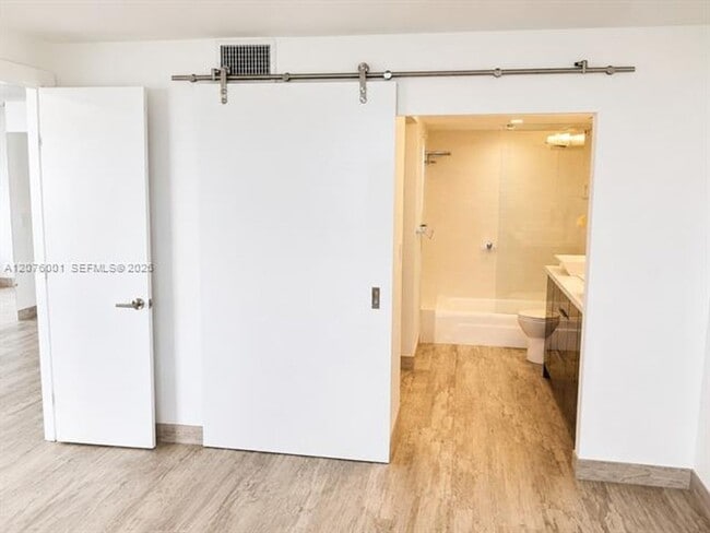 Photo - 2333 Brickell Ave
