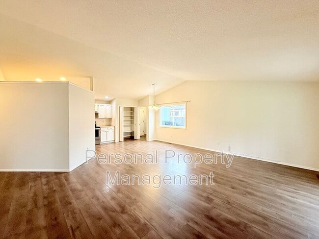 Photo - 10411 NE 66th St