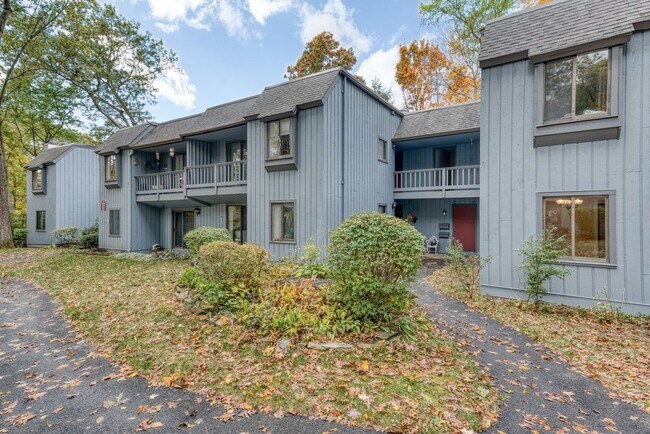 Photo - 10 Deepwood Dr