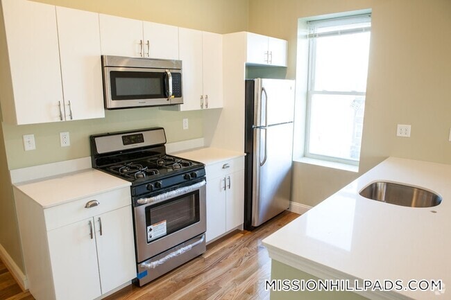 Building Photo - 301-305-305 Dudley St Rental