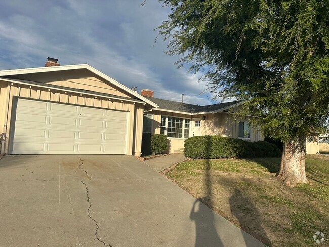 Building Photo - 2 Bed / 2 Bath home for $4,000 in Brea, CA