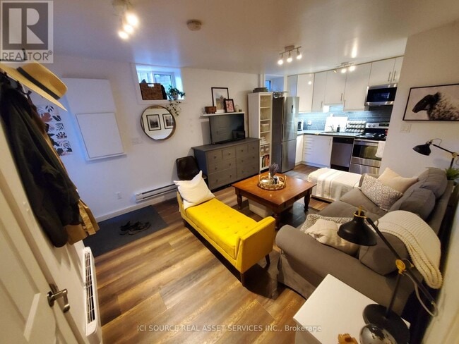 Photo - 15 Highview Crescent Unit B1