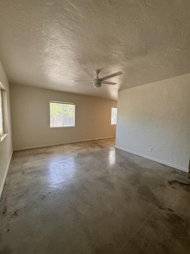 Photo - 2718 N Greenfield Rd