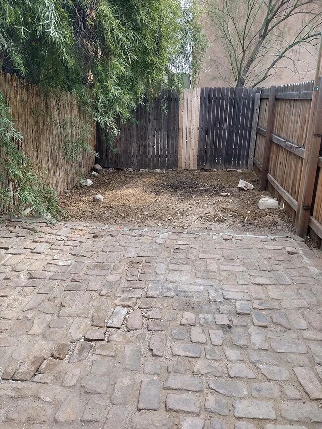 Photo - 2410 E 1st St Townhome