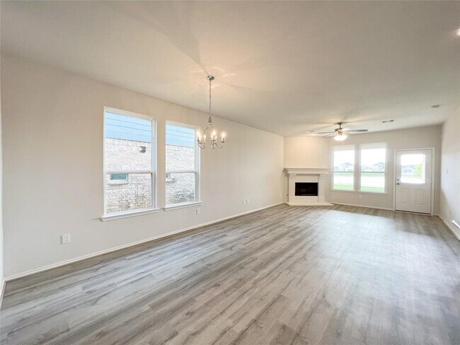 Photo - 15502 Islandview Ln