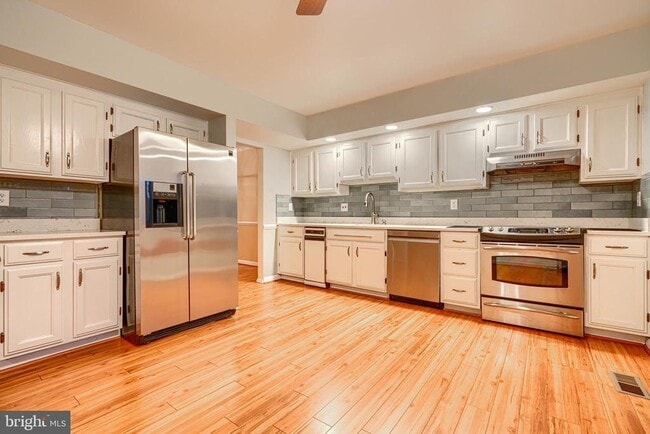 Photo - 414 Five Farms Ln