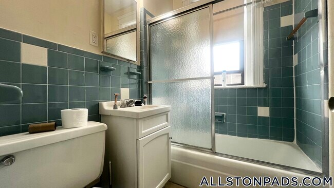 Photo - 1152 Commonwealth Ave Unidad 28