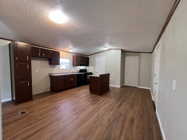 Photo - 31927 Seminole Rd