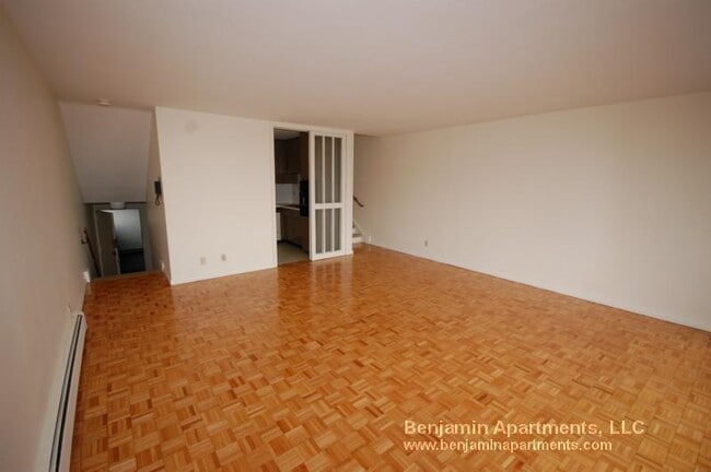 Photo - 125 Chiswick Rd Unidad 414