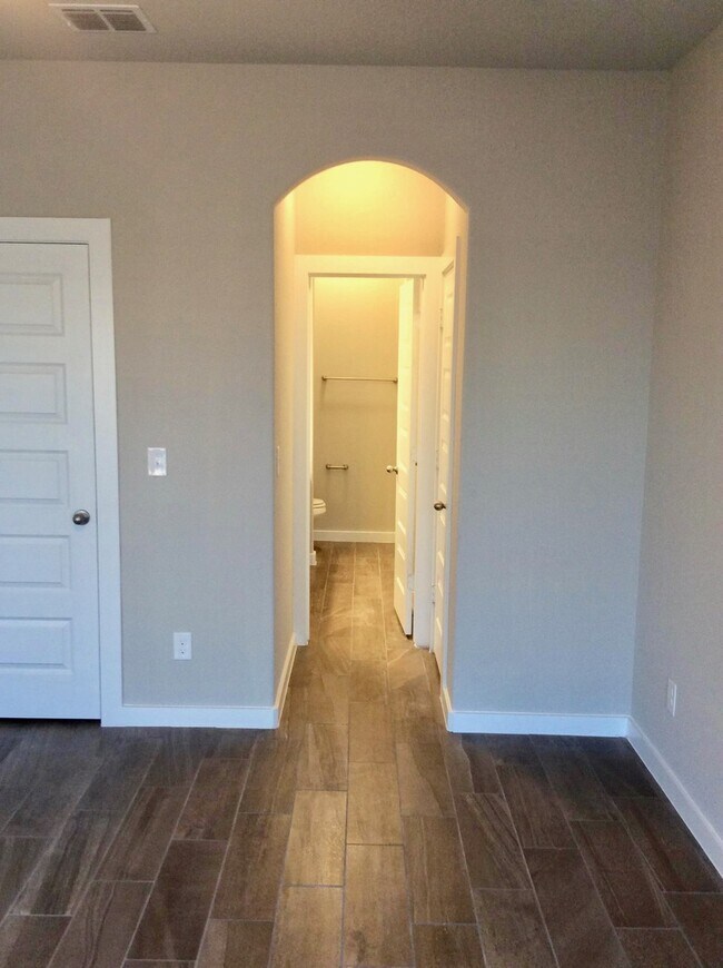 Photo - LUXURY TOWNHOME LOCATED IN PECAN PARK, BAS...
