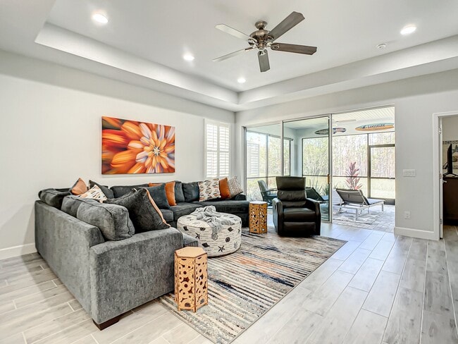 Photo - 875 Coral Reef Way
