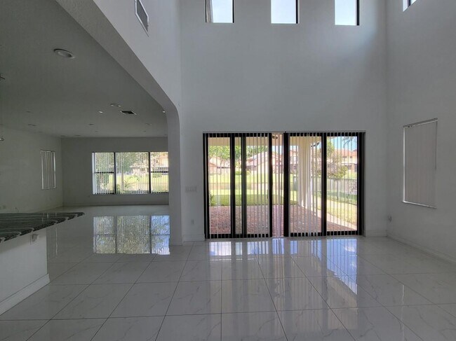 Photo - 917 SW 113th Way