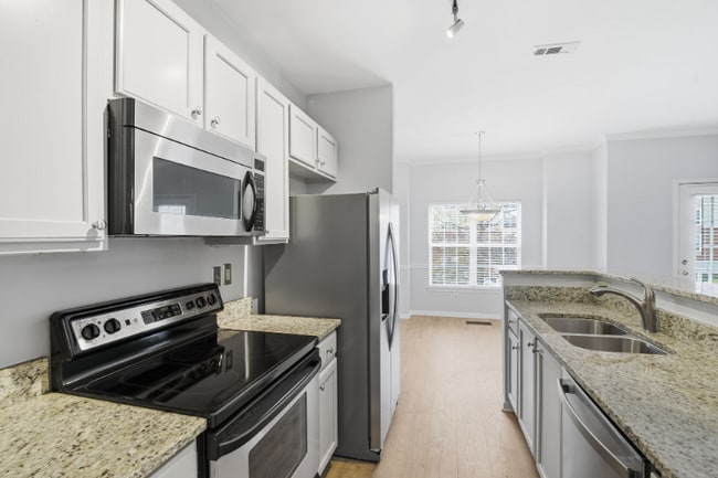 Photo - 1732 Pryor Rd SW