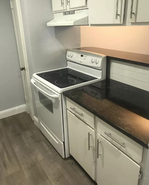 Photo - 8110 Skillman St