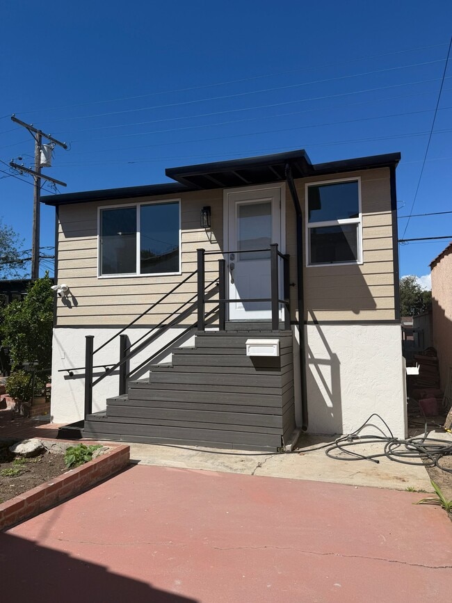 Photo - 259 Roycroft Ave